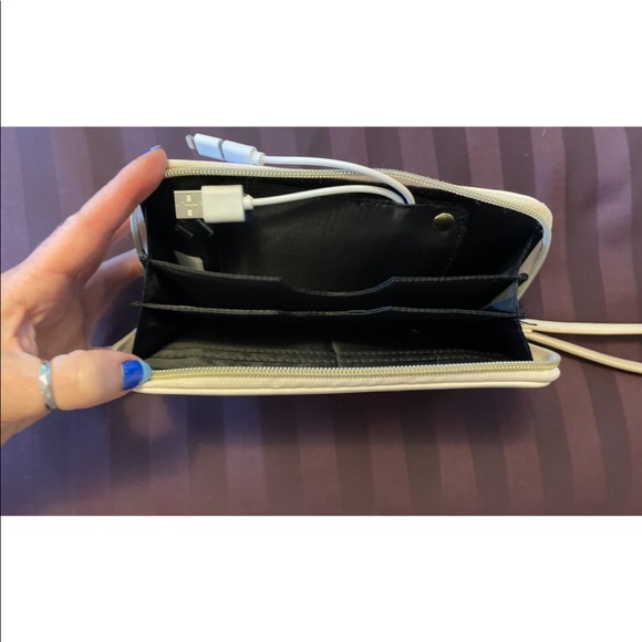 Wallet with saying ‘TOO POSH TO CARE’ - Picture 2 of 2